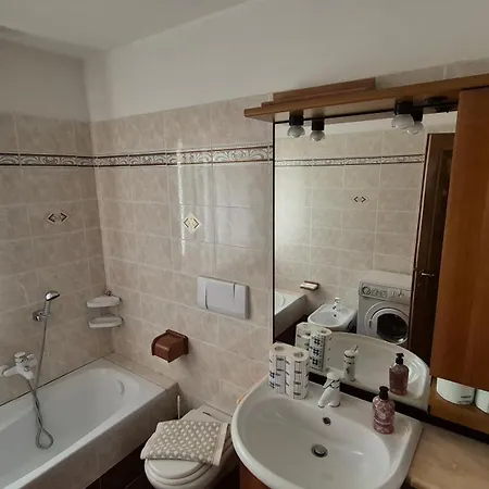 Clelia Apartment *